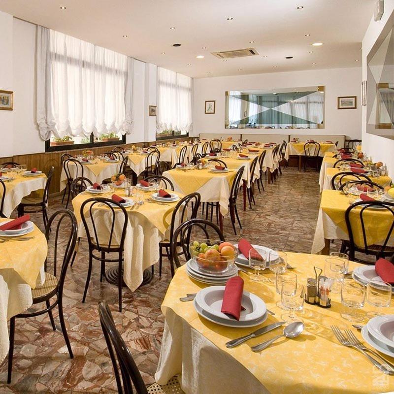 קאטוליקה Hotel Granada מראה חיצוני תמונה