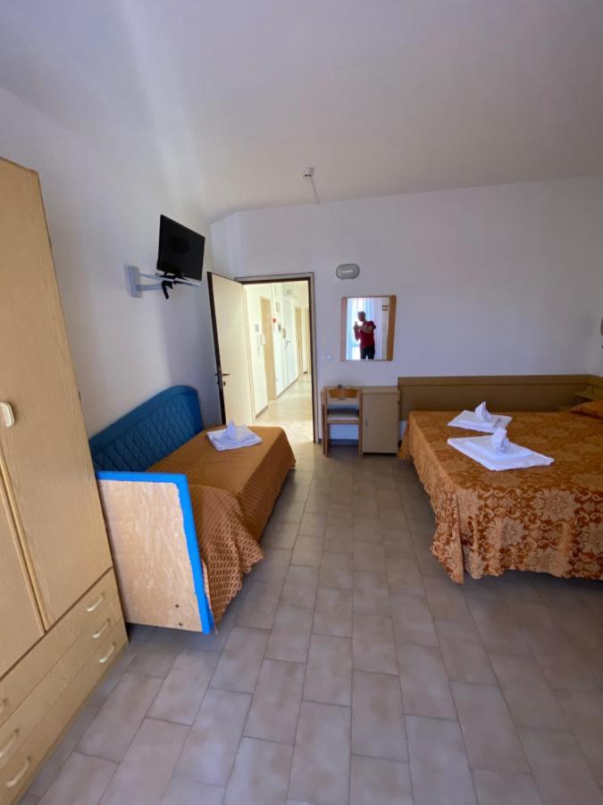 קאטוליקה Hotel Granada מראה חיצוני תמונה