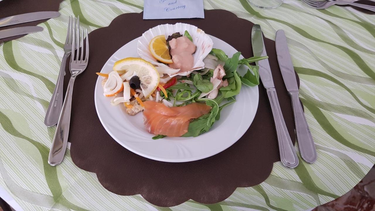קאטוליקה Hotel Granada מראה חיצוני תמונה