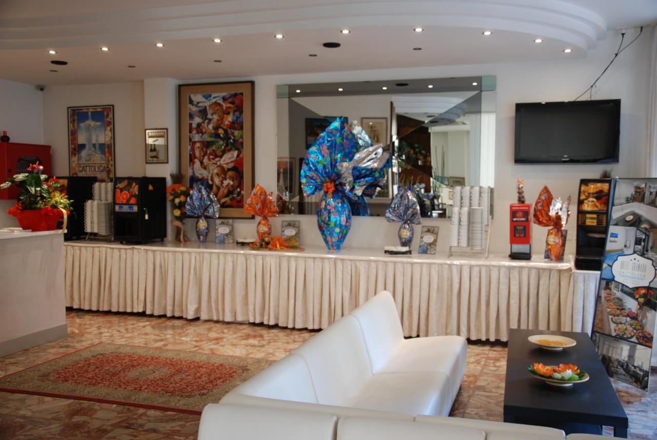 קאטוליקה Hotel Granada מראה חיצוני תמונה