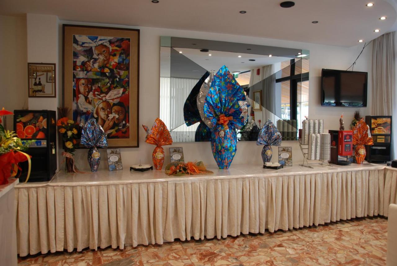קאטוליקה Hotel Granada מראה חיצוני תמונה