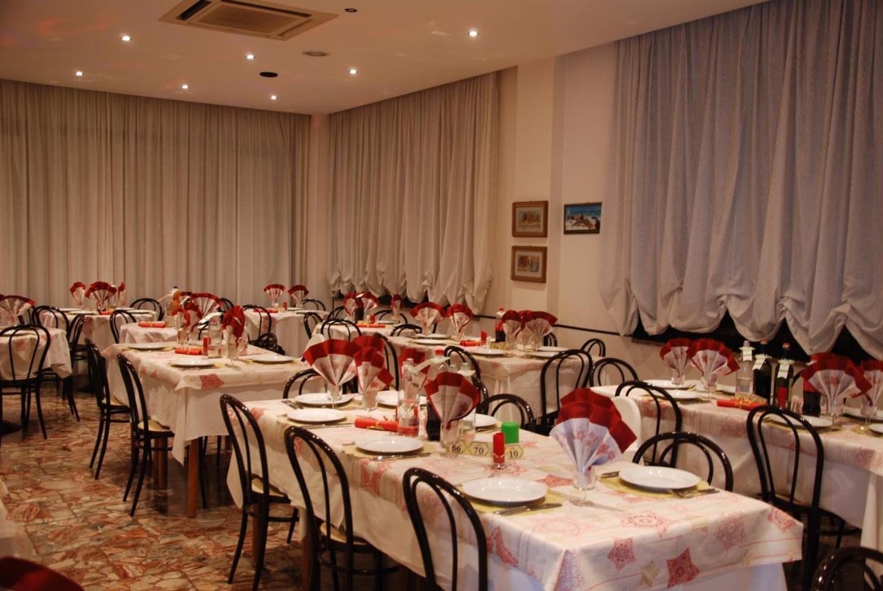 קאטוליקה Hotel Granada מראה חיצוני תמונה